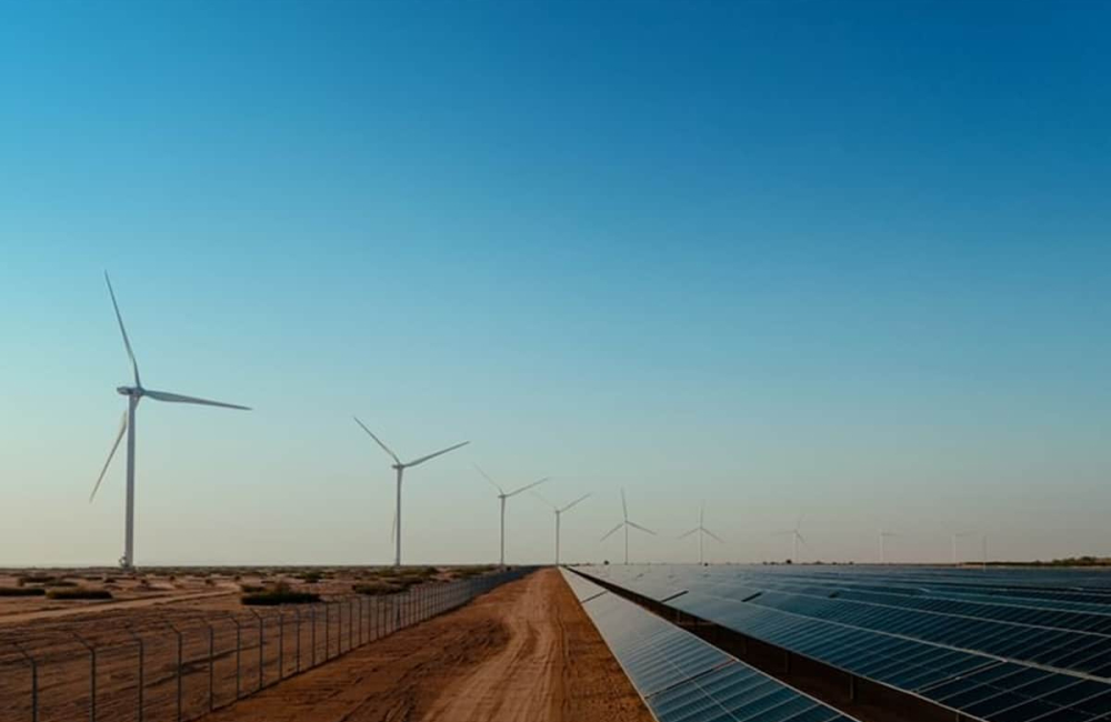 شنغهاي إلكتريك ومصدر تبنيان مشروع صدوي للطاقة الشمسية بقدرة 2 جيجاوات في المملكة العربية السعودية