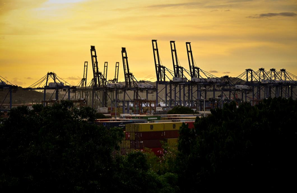 الصين ترفض بيع ميناء بنما